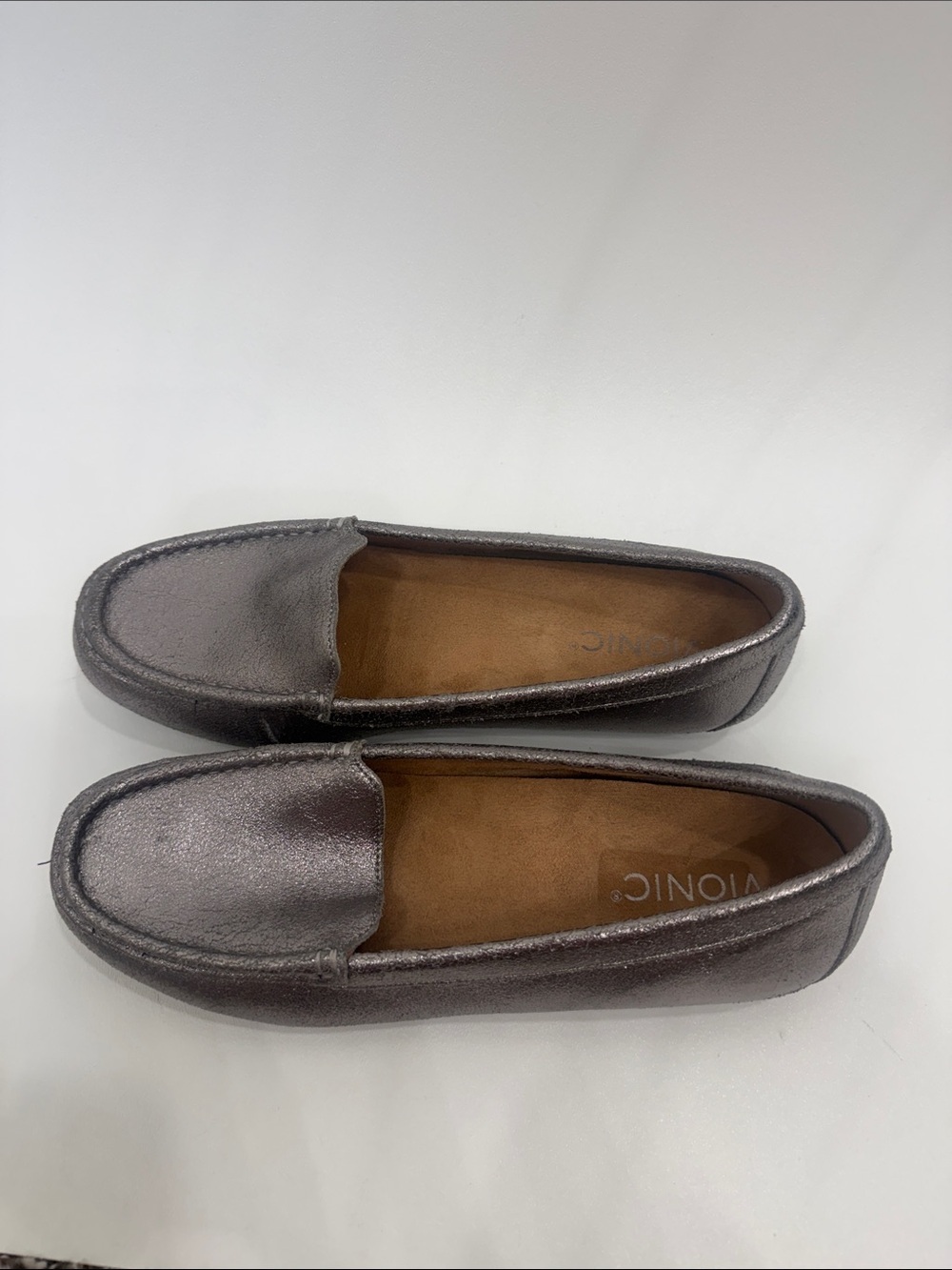 Vionic Debbie Metallic Silver loafers size 8.5
